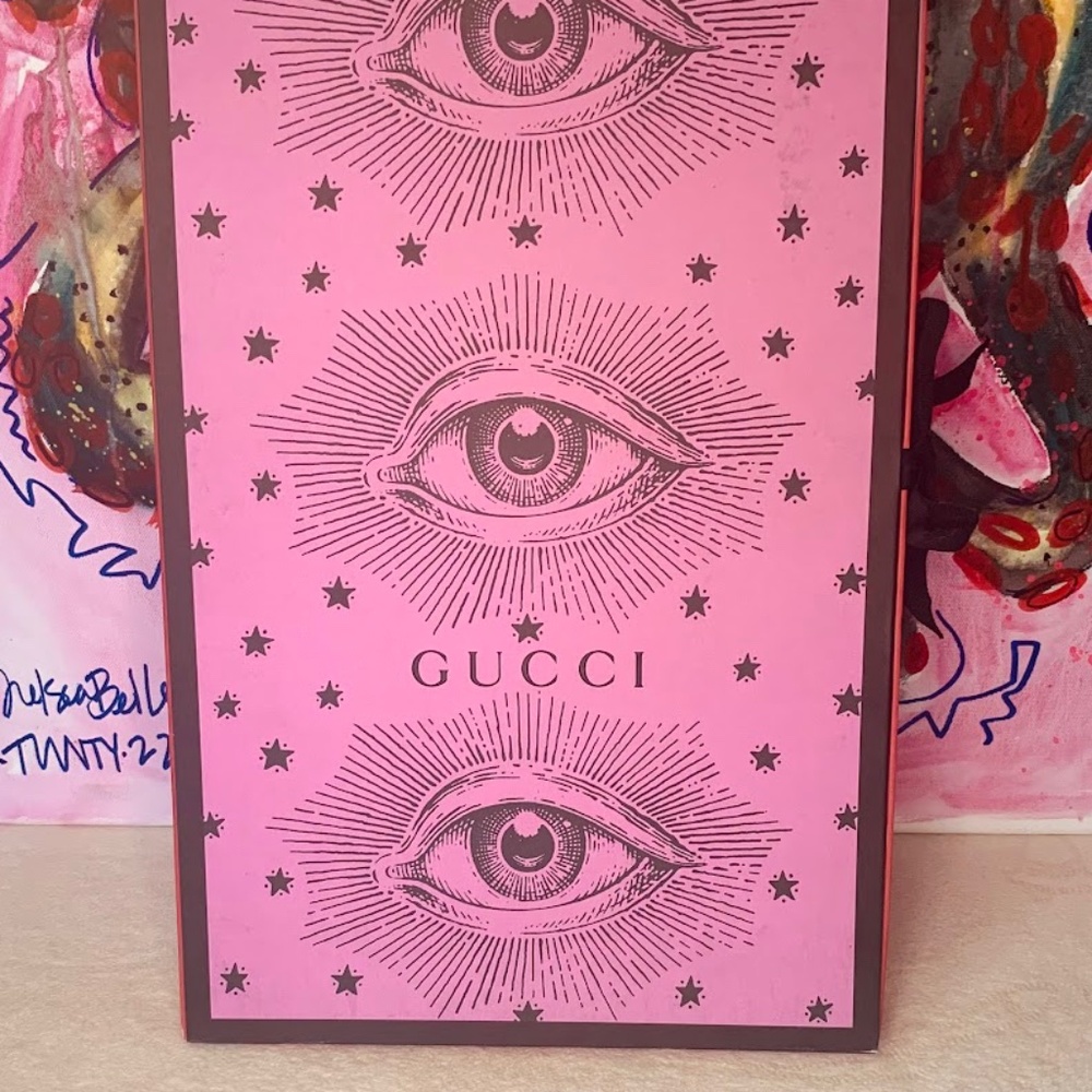🌟Rare - Collectible - Gucci "Blind For Love" Gothic Floral Silk Fan (546)🌟